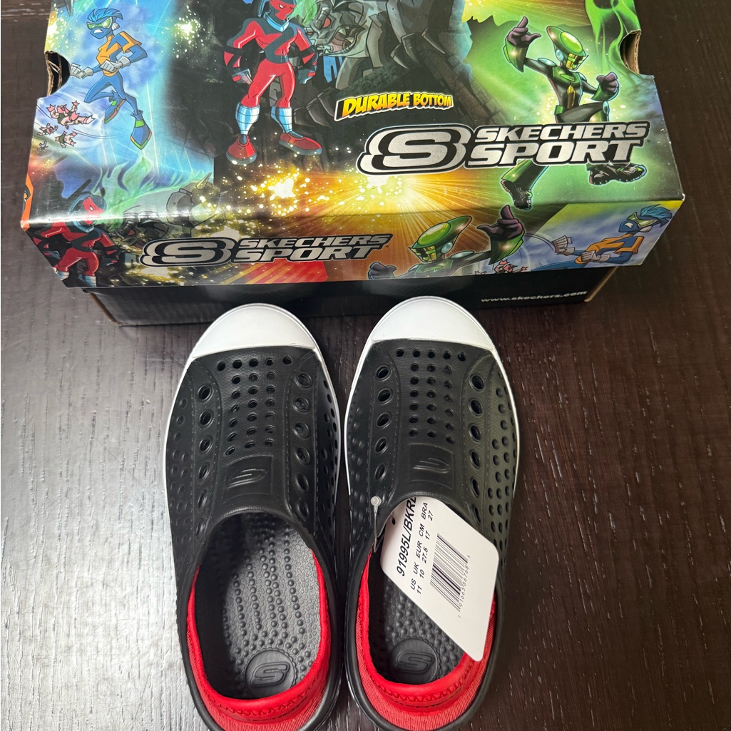 Skechers Black And Red Sneakers Slip-On